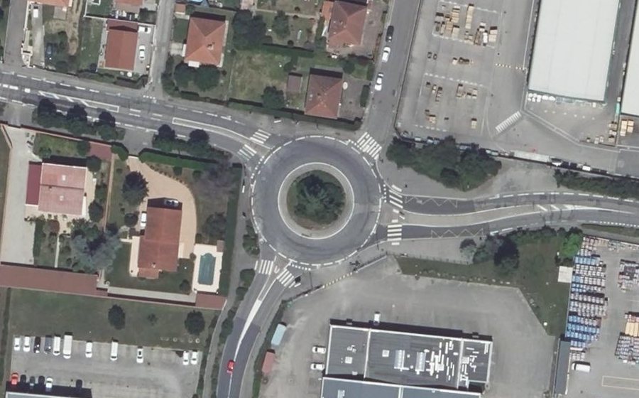 Vue aérienne du Rond-point anonyme n°9817119