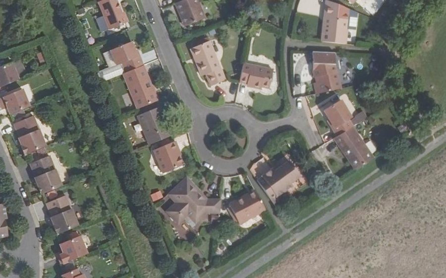 Vue aérienne du Rond-point anonyme n°98180603
