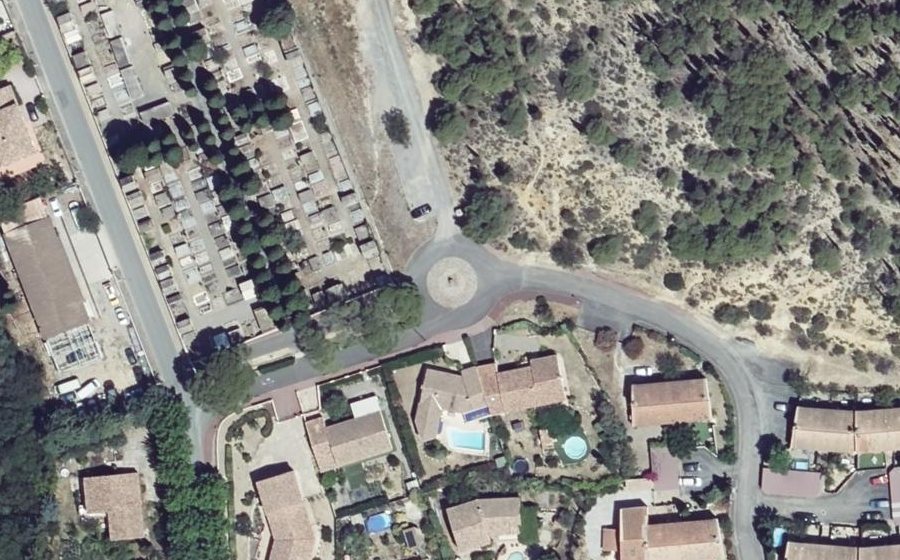 Vue aérienne du Rond-point anonyme n°98291091