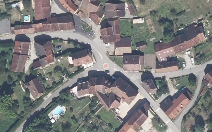Vue aérienne du Rond-point anonyme n°983158628