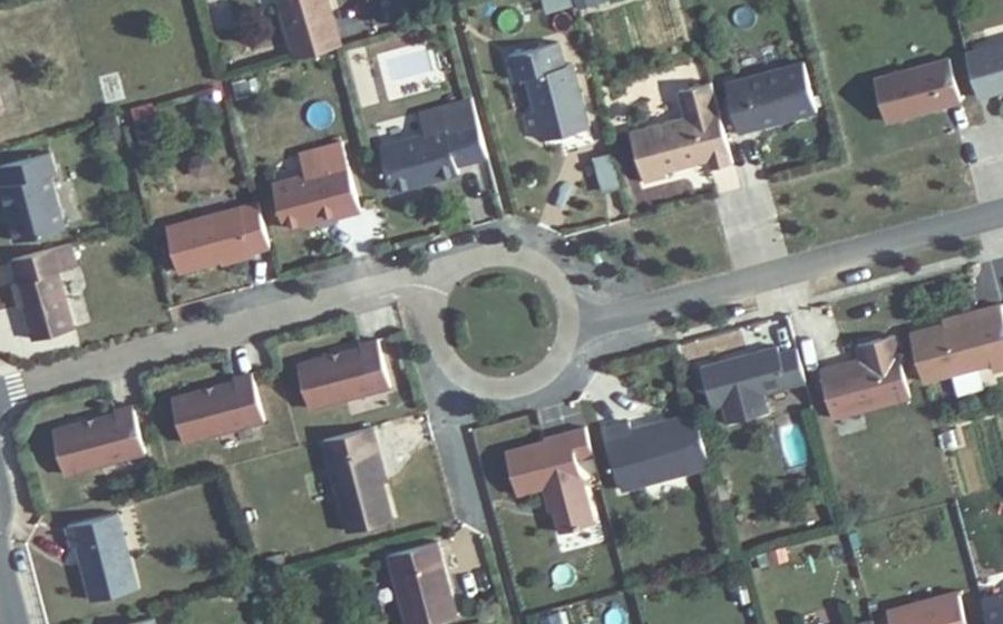 Vue aérienne du Rond-point anonyme n°9834466