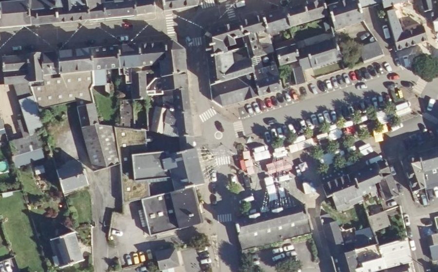 Vue aérienne du Rond-point anonyme n°983676907