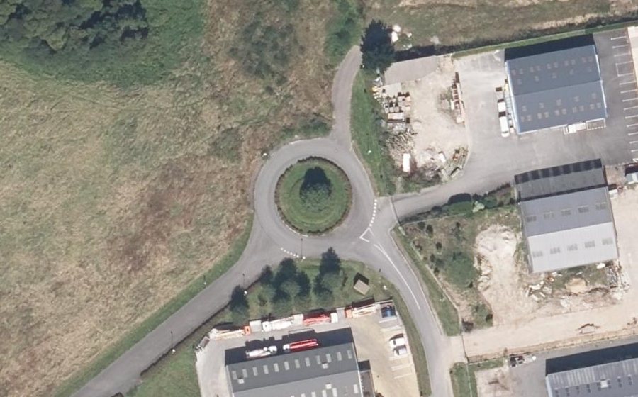 Vue aérienne du Rond-point anonyme n°983676915