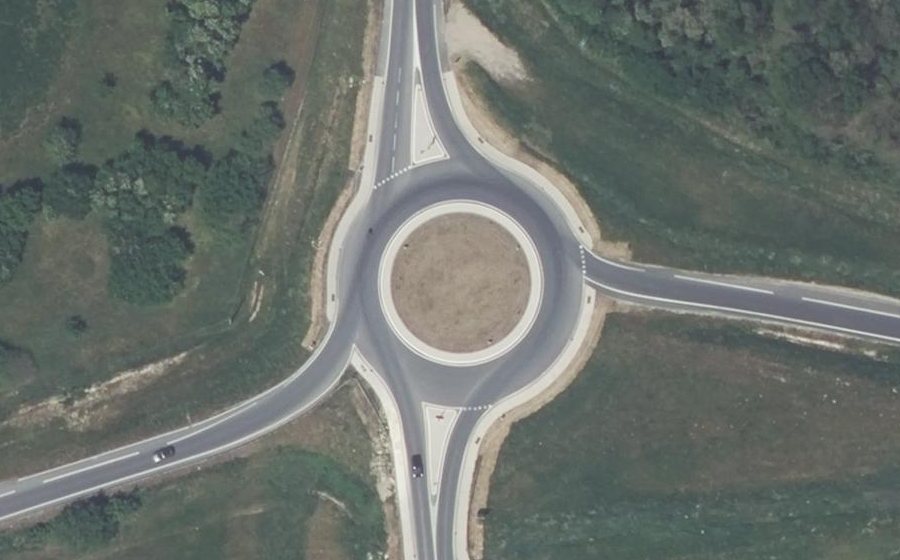Vue aérienne du Rond-point anonyme n°984613658
