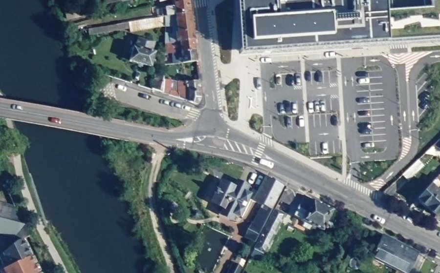Vue aérienne du Rond-point anonyme n°984620190