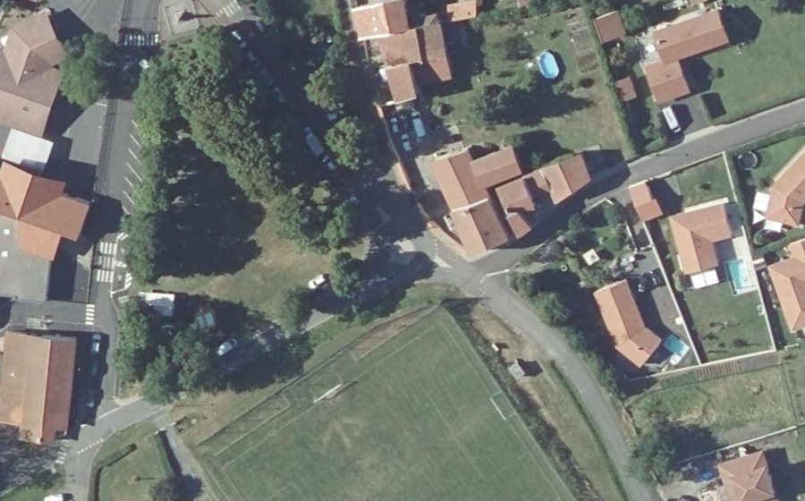 Vue aérienne du Rond-point anonyme n°984910249