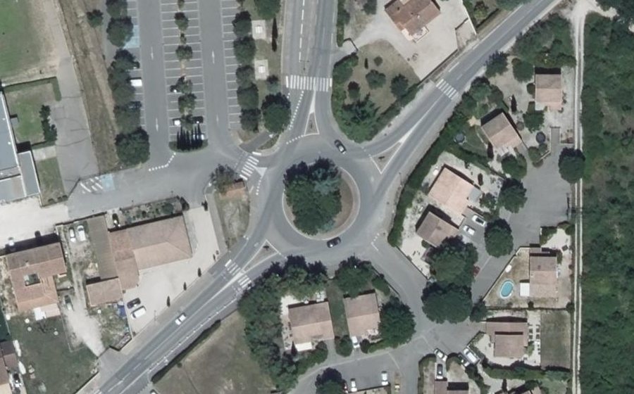 Vue aérienne du Rond-point anonyme n°9852126