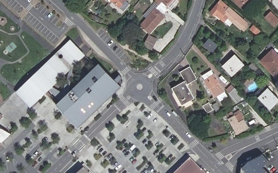 Vue aérienne du Rond-point anonyme n°986763420
