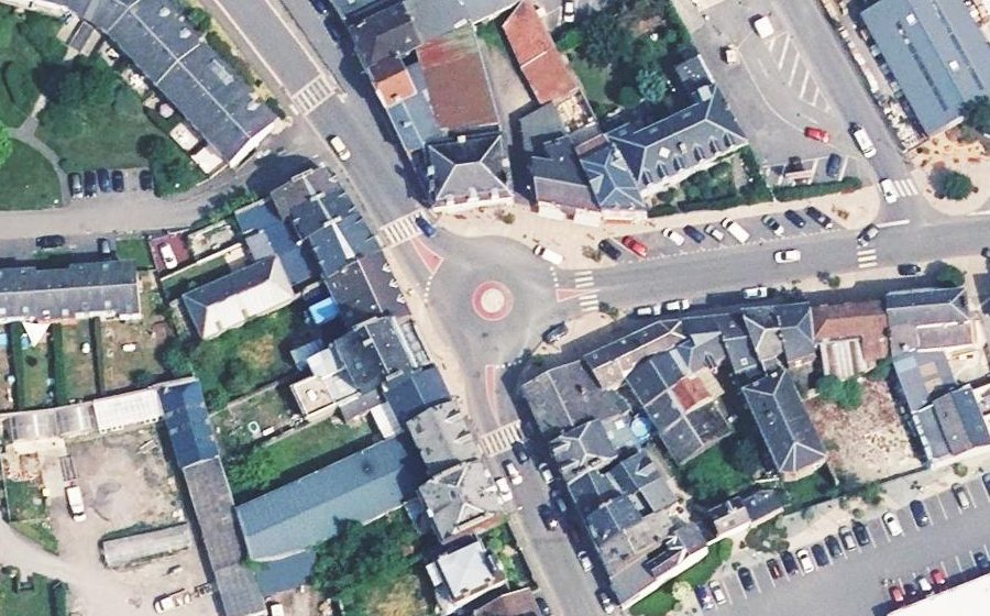 Vue aérienne du Rond-point anonyme n°98821406