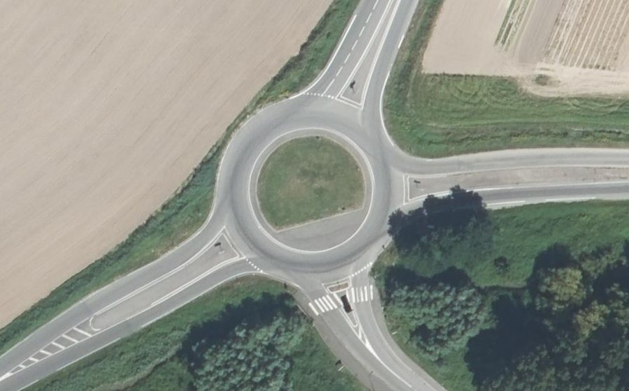 Vue aérienne du Rond-point anonyme n°9893400