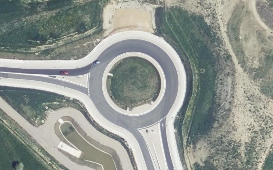 Vue aérienne du Rond-point anonyme n°989393395