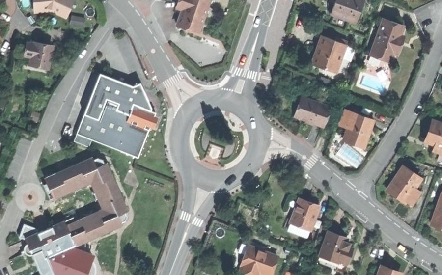 Vue aérienne du Rond-point anonyme n°9895572