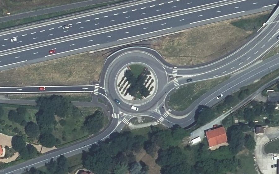 Vue aérienne du Rond-point anonyme n°98988141