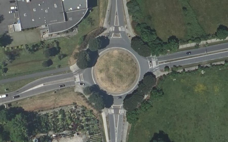 Vue aérienne du Rond-point anonyme n°98990087