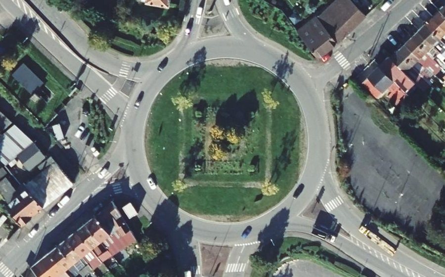 Vue aérienne du Rond-point anonyme n°99007462