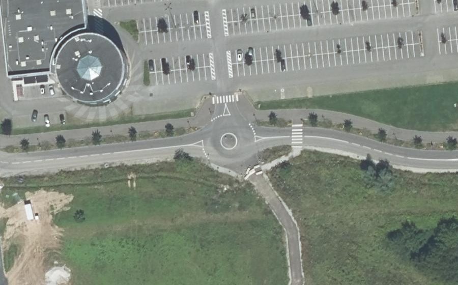 Vue aérienne du Rond-point anonyme n°990108008