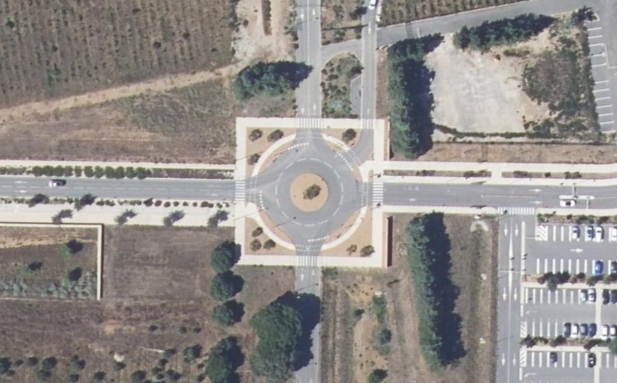 Vue aérienne du Rond-point anonyme n°990144904
