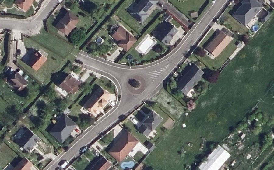 Vue aérienne du Rond-point anonyme n°99027727