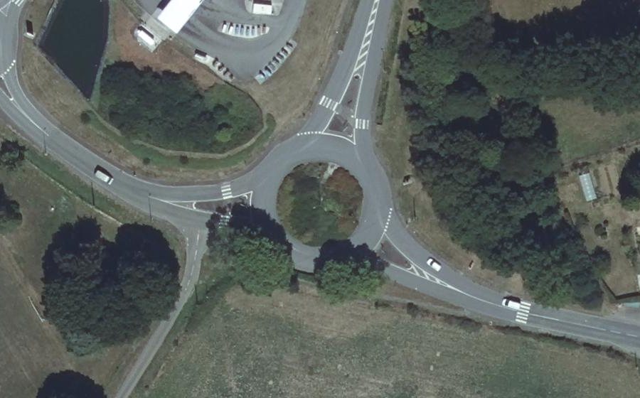 Vue aérienne du Rond-point anonyme n°99050806