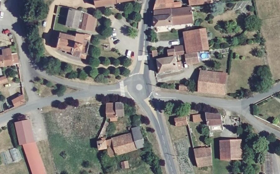 Vue aérienne du Rond-point anonyme n°990517953