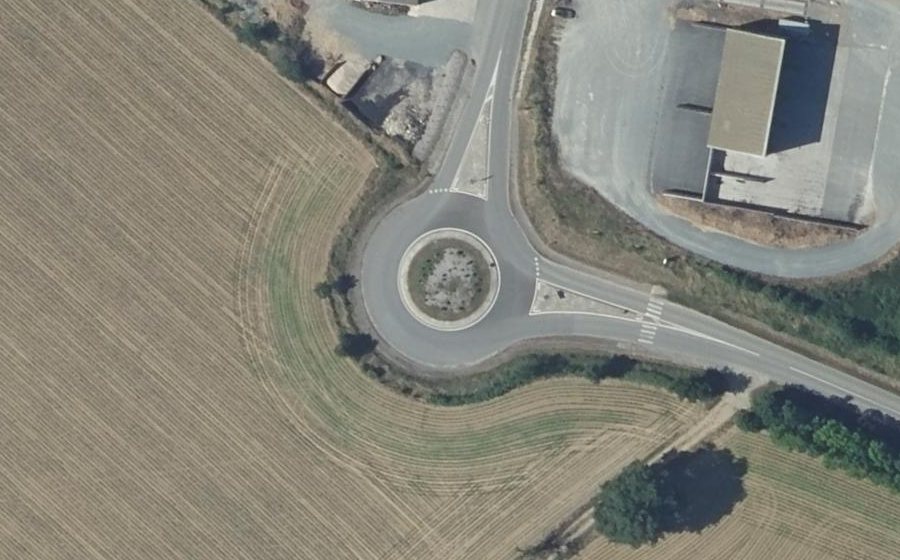 Vue aérienne du Rond-point anonyme n°99058488