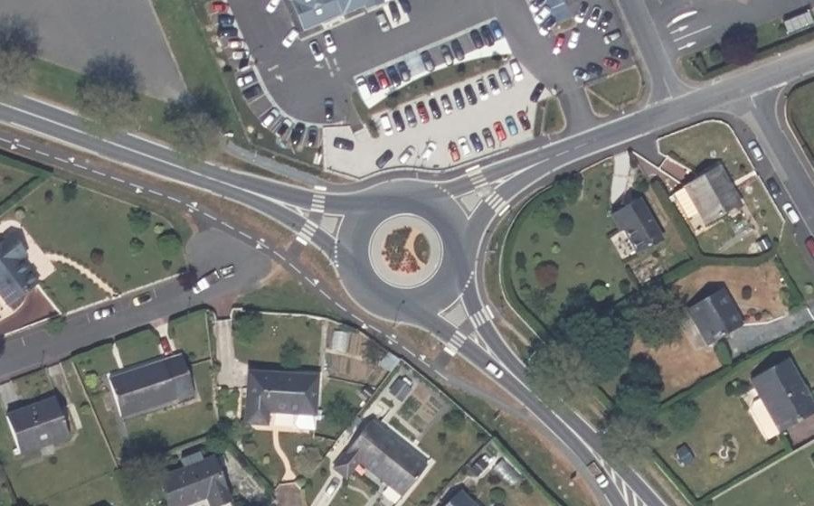 Vue aérienne du Rond-point anonyme n°990601301