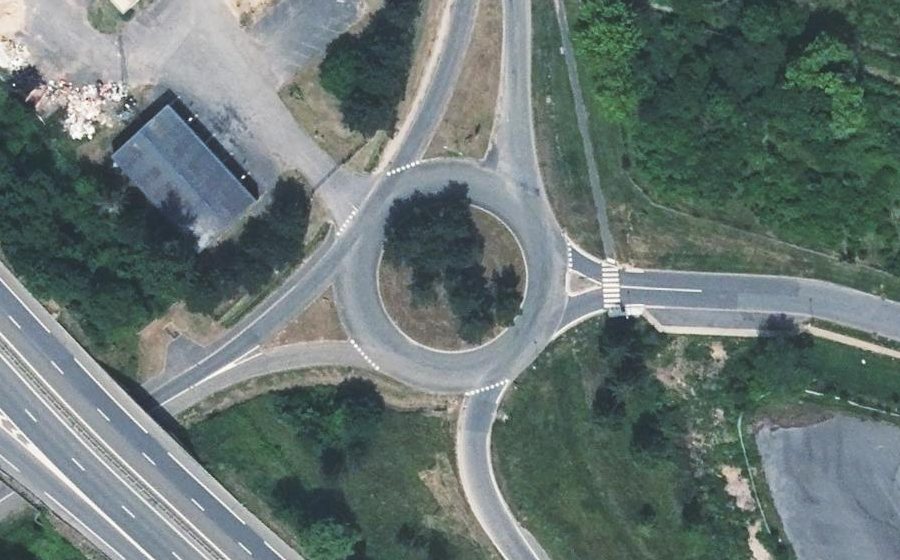 Vue aérienne du Rond-point anonyme n°99067125