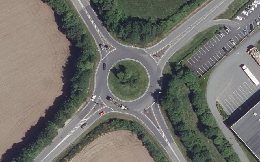 Vue aérienne du Rond-point anonyme n°99070368