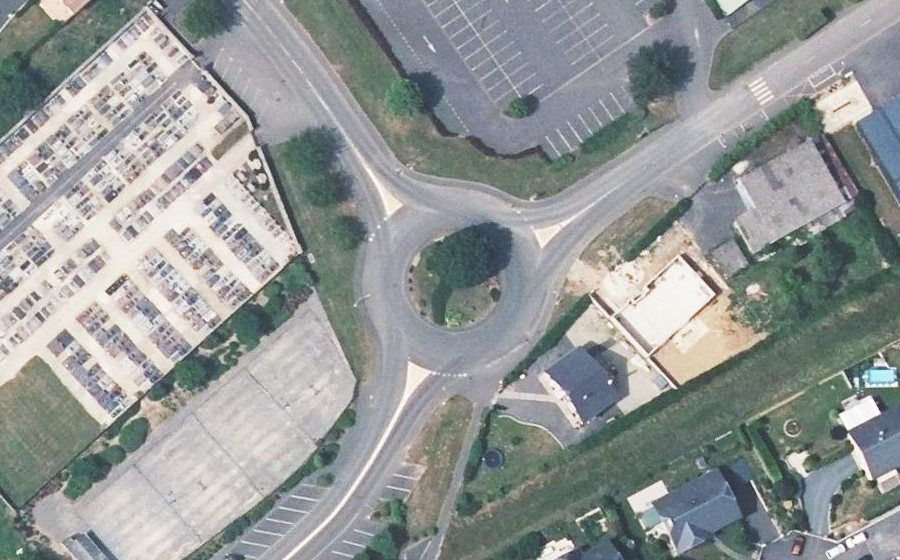 Vue aérienne du Rond-point anonyme n°99082852