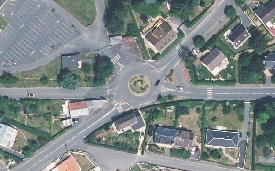 Vue aérienne du Rond-point anonyme n°99082896