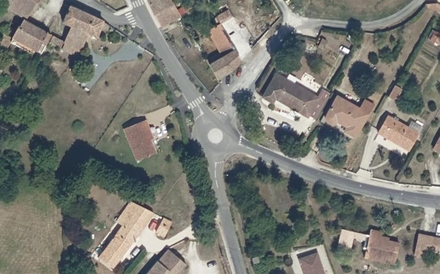 Vue aérienne du Rond-point anonyme n°991925915