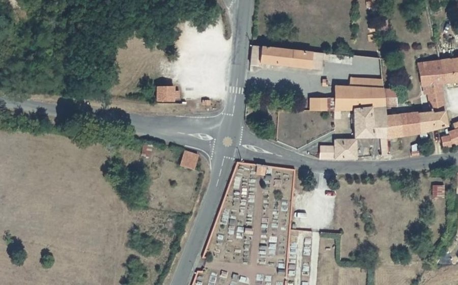 Vue aérienne du Rond-point anonyme n°991925917