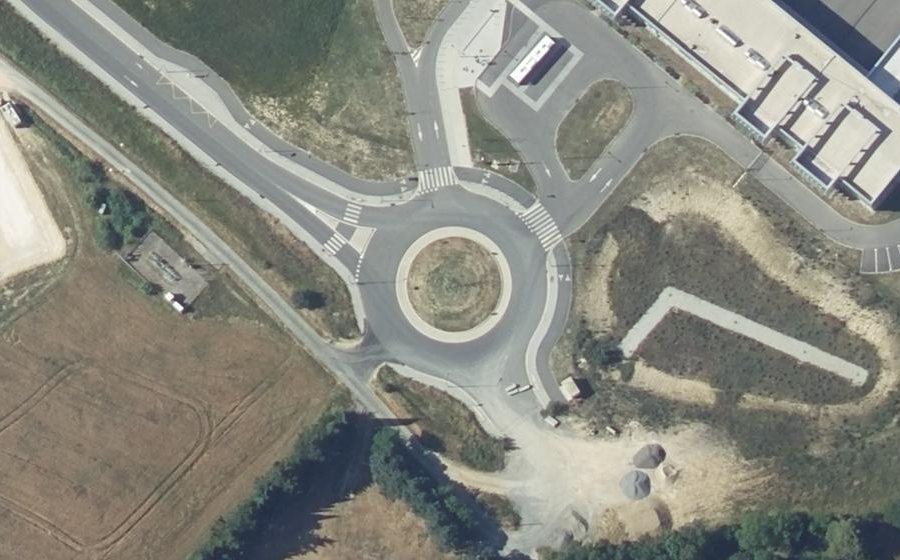 Vue aérienne du Rond-point anonyme n°992169947