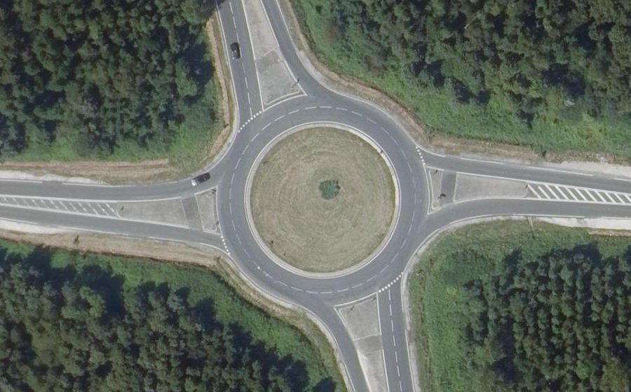 Vue aérienne du Rond-point anonyme n°9923739