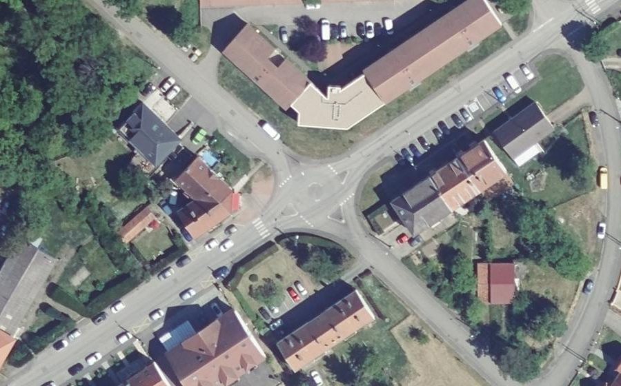Vue aérienne du Rond-point anonyme n°9923752