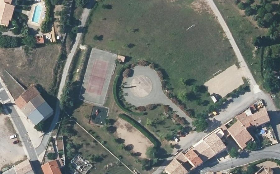 Vue aérienne du Rond-point anonyme n°992435019