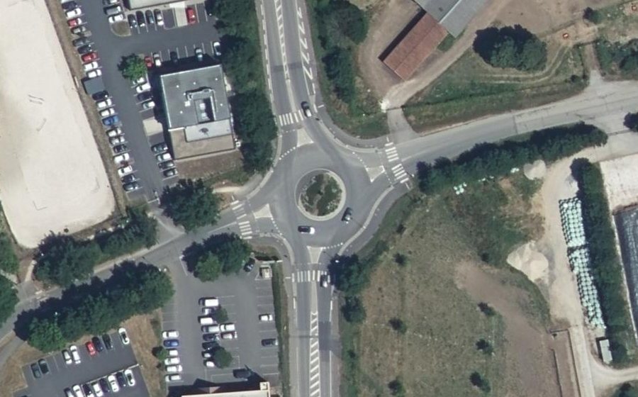 Vue aérienne du Rond-point anonyme n°992445022