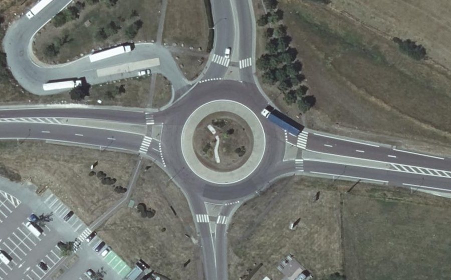 Vue aérienne du Rond-point anonyme n°9925445