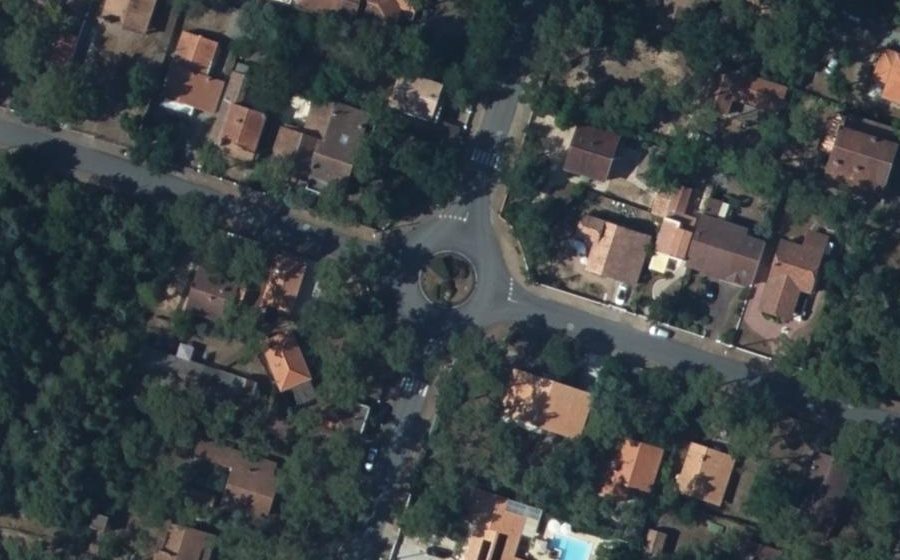 Vue aérienne du Rond-point anonyme n°99255057