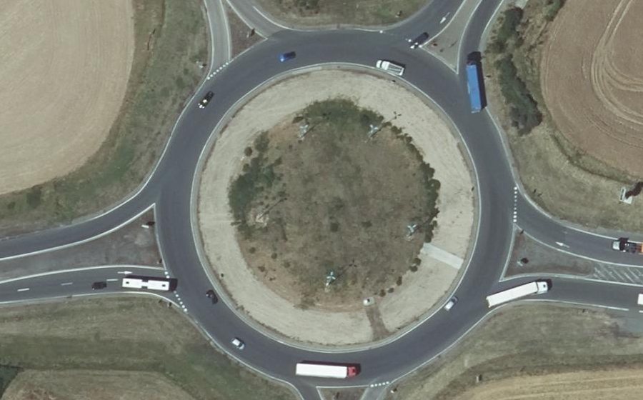 Vue aérienne du Rond-point anonyme n°9925918