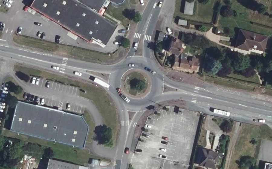 Vue aérienne du Rond-point anonyme n°9926692