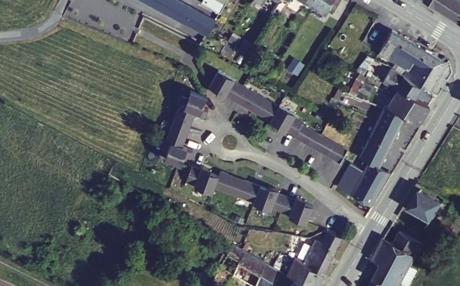 Vue aérienne du Rond-point anonyme n°99305191