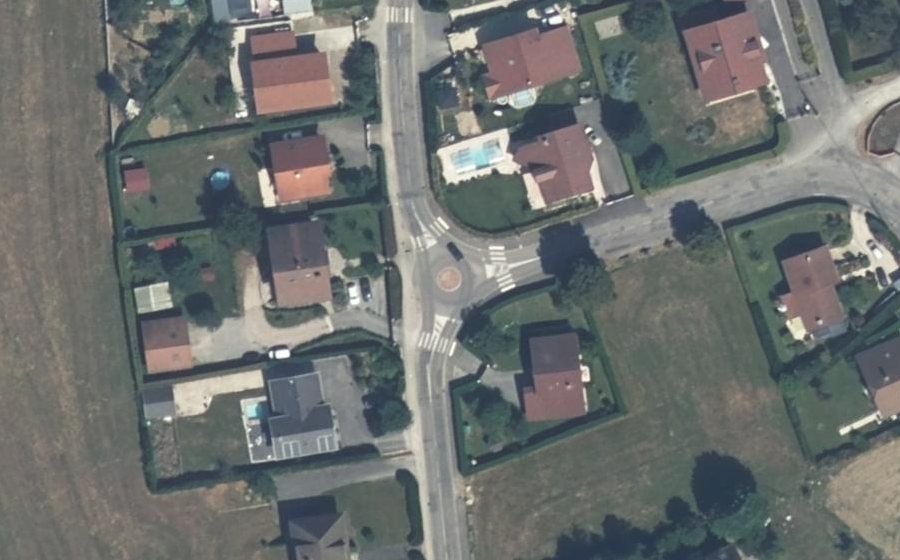 Vue aérienne du Rond-point anonyme n°993714588
