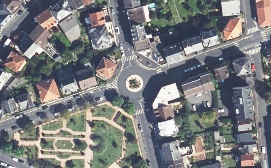 Vue aérienne du Rond-Point des Médaillés Militaires