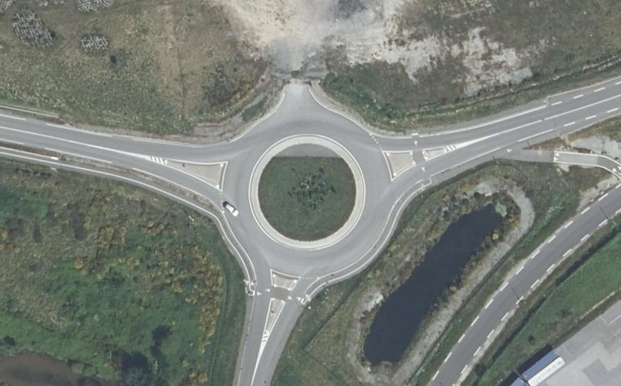 Vue aérienne du Rond-point anonyme n°994965917