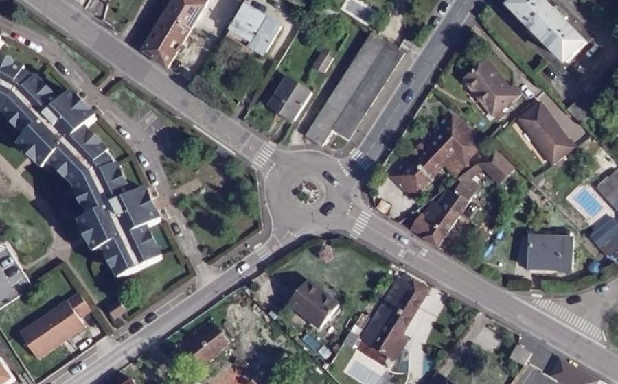 Vue aérienne du Rond-point anonyme n°99503671