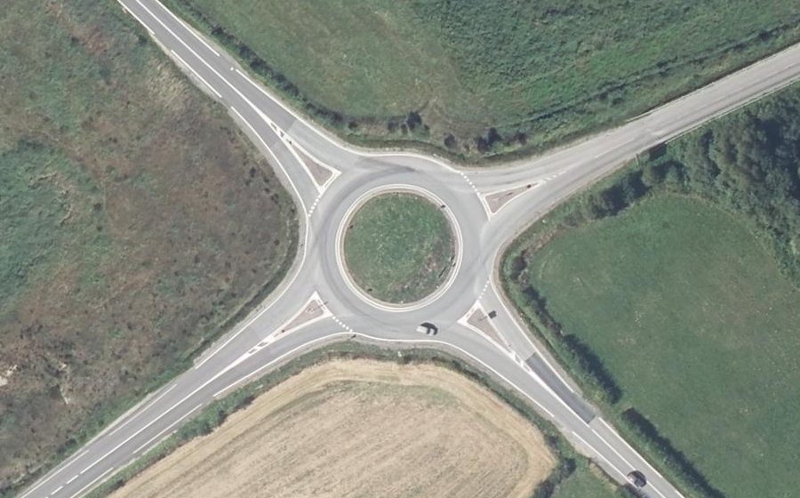 Vue aérienne du Rond-point anonyme n°99512044