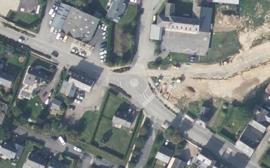 Vue aérienne du Rond-point anonyme n°995198473