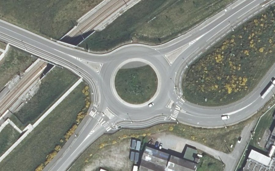Vue aérienne du Rond-point anonyme n°995790946