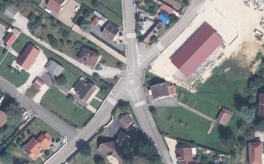 Vue aérienne du Rond-point anonyme n°996814124